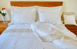 Queen/King Size Bed Sheet Set, Flat & Pillowcases Natural Grey Hem 14 cm Shabby Chic Decor Wedding/Christmas Gift White - thumbnail 1