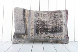 Handmade Vintage Turkish Kilim Pillow Cover - 16x24 - thumbnail 1