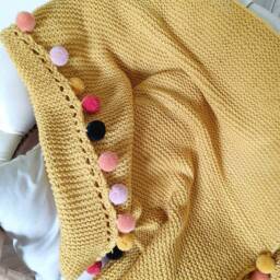 Baby Wool Blanket, Merino Wool, Hand-Knitted, Mustard Color, Ochre, Small Ruffle, Garter Stitch, Pom-Pom - thumbnail 4