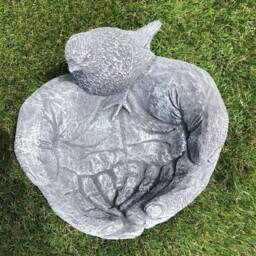 Large Bird in Hand Feeder Concrete Outdoor Animal Frost Protected - thumbnail 4