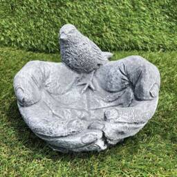 Large Bird in Hand Feeder Concrete Outdoor Animal Frost Protected - thumbnail 3