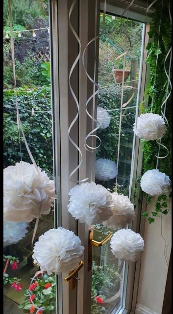 8 X Christmas Shop Front Window Hanging Decorations, Tissue Paper Pompoms Flowers, Party, Display, Christmas Garland White, Red, Green - image 1