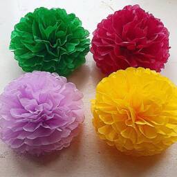 8 X Christmas Shop Front Window Hanging Decorations, Tissue Paper Pompoms Flowers, Party, Display, Christmas Garland White, Red, Green - thumbnail 3