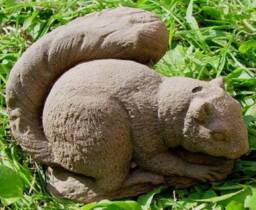 Squirrel Animal Sculpture Figure Made Of Artificial Sandstone in Antique Look S 10 - thumbnail 2