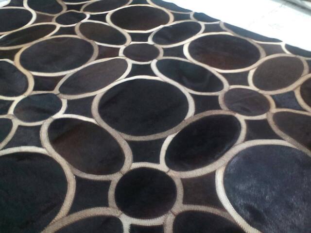 Cowhide Patchwork Rug Raw Leather Argentina - Free Shipping Model Retro, Mix Of Chocolate & Caramel Cowhide Rug 6' X 8' - image 1