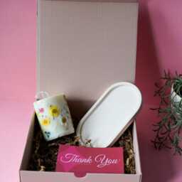 Botanical Dried Flower Candle Gift Set Soy Wax & Trinket Tray - thumbnail 4