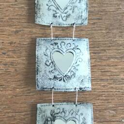 Small Triple Heart Mirror, Recycled Metal - Please Read The Full Description Us Customers Please Read Information in Descriptions. Thank You - thumbnail 3
