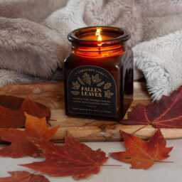Fallen Leaves Apothecary Candle - Cozy Autumn Scent
