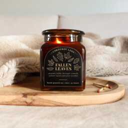 Fallen Leaves Apothecary Candle - Cozy Autumn Scent - thumbnail 4