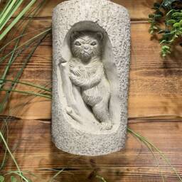 stone Garden Detailed Bear in A Log Wall Hanging Plaque Ornament - thumbnail 4