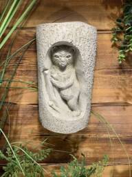 stone Garden Detailed Bear in A Log Wall Hanging Plaque Ornament - thumbnail 1