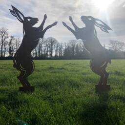 Pair Of Rusty Metal Boxing Hare Garden Statues - Rustic Home Decor - thumbnail 2