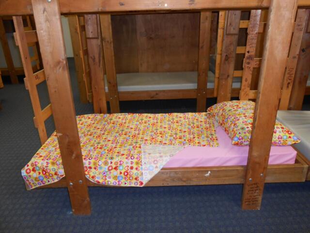 Won't Pop-Off Sheet For Bunk Bed, Top Won't Fall To The Floor, Pop Off No Matter How Wiggly Kids Are Made By Pockets - image 1