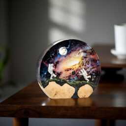 Astronaut Space Exploration Resin Night Light Solid Wood Epoxy Led Lamp - thumbnail 3
