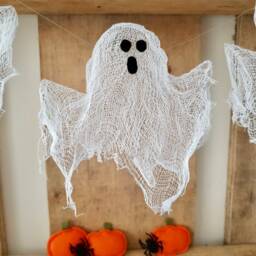 Ghostly Garland, Ghoul Ghost Garland, Halloween Wall Decor, Scary Decor/Floating Ghosts - thumbnail 3