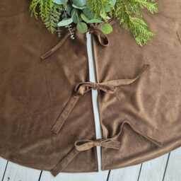 Mocha Brown Tree Skirt, Teddy Velvet Christmas Monochrome Skirt - thumbnail 2