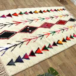 Handmade Wool Moroccan Rug - Geometric Berber Design - thumbnail 3