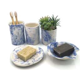 Handmade Ceramic Draining Soap Dish - Minimalist Self-Draining Bar Holder