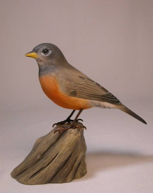5-5/8 Inch American Robin #2 Hand Carved Wooden Bird - image 1