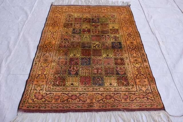 Handmade Silk Bakhtiari Rug 4.11 X 3.3 Ft, Persian Carpet - image 1