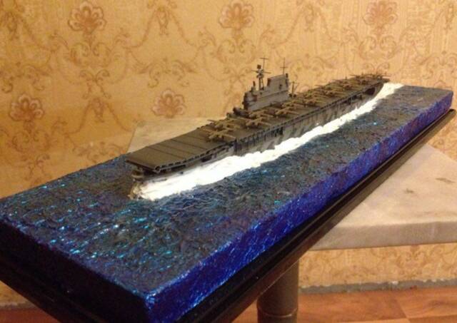 Us Ww2 Cv-8 Hornet Carrier Class Model With Diorama - image 1
