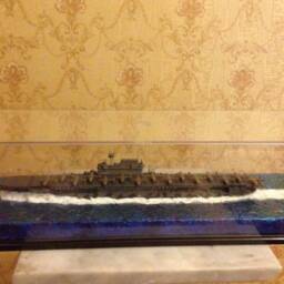 Us Ww2 Cv-8 Hornet Carrier Class Model With Diorama - thumbnail 4