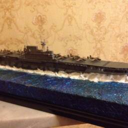 Us Ww2 Cv-8 Hornet Carrier Class Model With Diorama - thumbnail 2