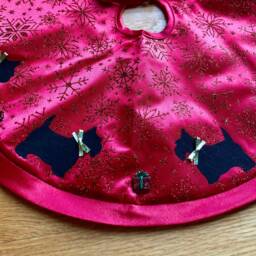 Scottie Dog Mini Tree Skirt Red, Gold, Silver, White Or Plaid Christmas Decoration Skirts Decorations - thumbnail 3