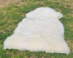 Original Sheep Skin Rug , White Sheep Fur For Your Room/ Floor/ Pets 3 X 2 Ft Natural Rugs-Handmade Rugs-Living Room Rugs - thumbnail 1