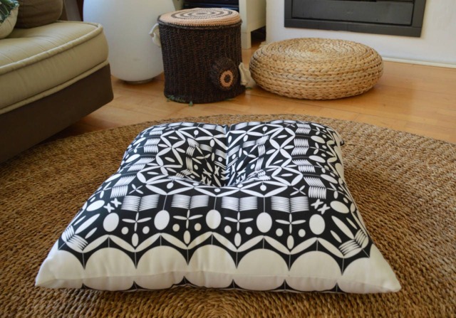 Floor Pillow 66x66cm 26x 26 Inches Mandala Black & White Square Design - image 1