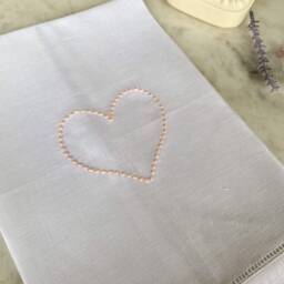 Valentines Heart Frame Embroidered Linen Guest Towels, Monogrammed Towel, Hostess Gifts, Warm House Gifts, Bathroom Decor - thumbnail 3