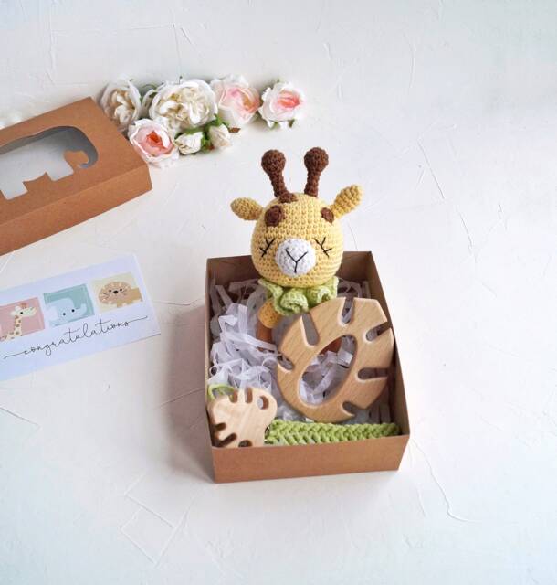 Unisex Safari Baby Gift Basket For Expecting Mommy, New Parent Box Jungle Shower - image 1
