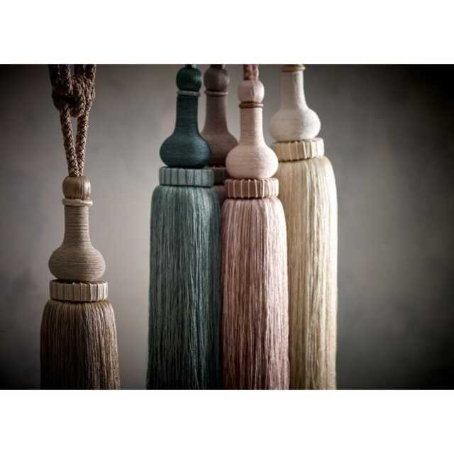 2x Merton Tieback, Beige - 5 Colours 850mm Embrace Tassel Tieback Pair - image 1