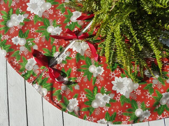 Red Floral Tree Skirt, Christmas Skirt - image 1