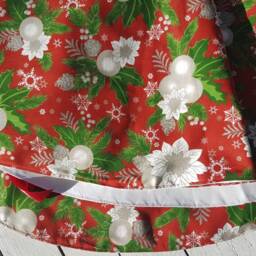 Red Floral Tree Skirt, Christmas Skirt - thumbnail 3