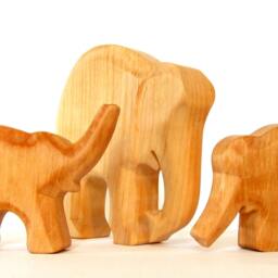 Waldorf Toys, Elephant With Two Kids, Wooden Animals - thumbnail 2