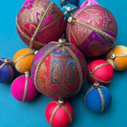 Luxurious Holiday Bauble - Christmas, Diwali & Wedding Decor Elegant Party Favors Home D??cor Customizable Ornament - thumbnail 3