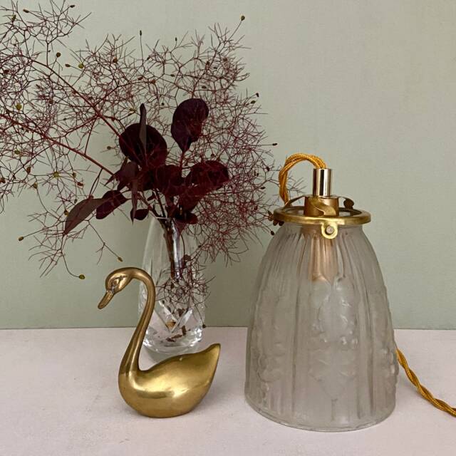 Vintage Art Deco Tulip Lamp in Frosted Glass With Plant Decorations - image 1