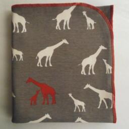 Organic Baby Blanket & Newborn Hat Set. Swaddle Giraffe Photo Prop. Shower Gift - thumbnail 2
