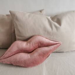 Velvet Lips Pillow Coquette Room Decor, Teen Girl Gift - thumbnail 3