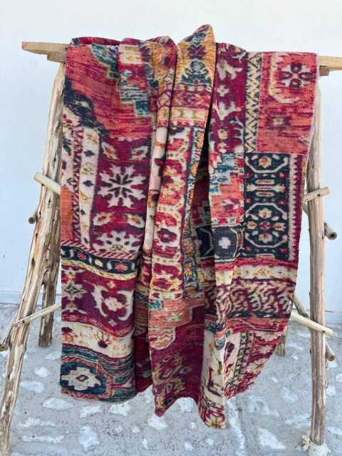 Traditional Handcrafted Reversible Kantha Quilt - Elegant Indian Bedding Throw With Floral Stitch Patterns - image 1