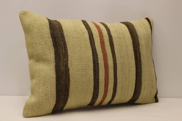 Vintage Turkish Kilim Pillow Cover, 16x24 Wool Lumbar Cushion - image 1