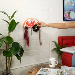 Hand Painted Ceramic Blood Orange Slice Key Holder, Unique Wall Storage Hooks, Fruit Art - thumbnail 2