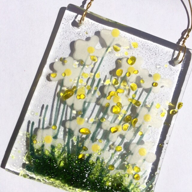 Handcrafted Fused Glass Art - Daisy Small Token - image 1