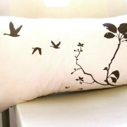 Bird & Branch Lumbar Pillow Brown Print On Off-White Cotton - thumbnail 3