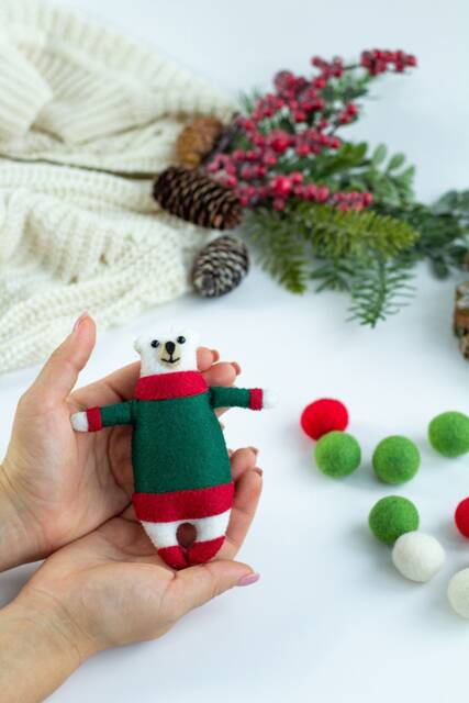 Winter Polar Bear Ornament Christmas Ornaments Tree Decor Decoration Home Decor Gift - image 1