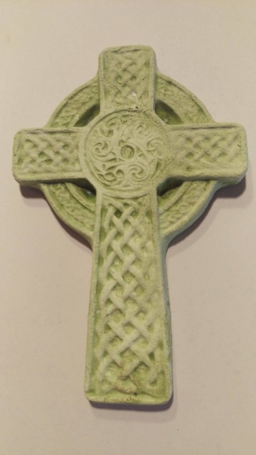 Classic Celtic Knot Cross Wall Hanging in Lightweight Gypsum Cement - Antiqued English Moss Finish