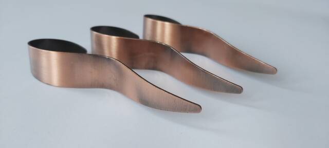 Antique Copper S-Shaped Cobra Curtain Hooks - Decorative Curved Metal Shower Hooks, Boho Minimalist Home Decor ??35mm - image 1