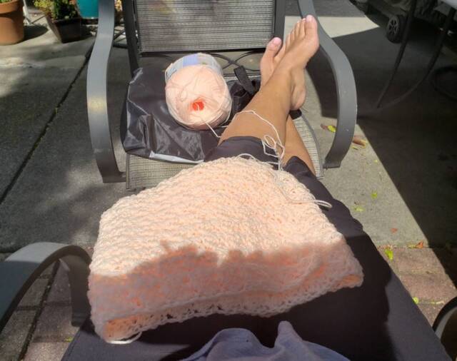 Peach Seashell Crochet Baby Blanket Handmade - image 1