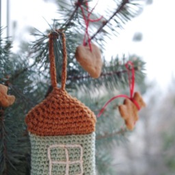 Crochet House Christmas Ornament Handmade Green Holiday Decor - thumbnail 2